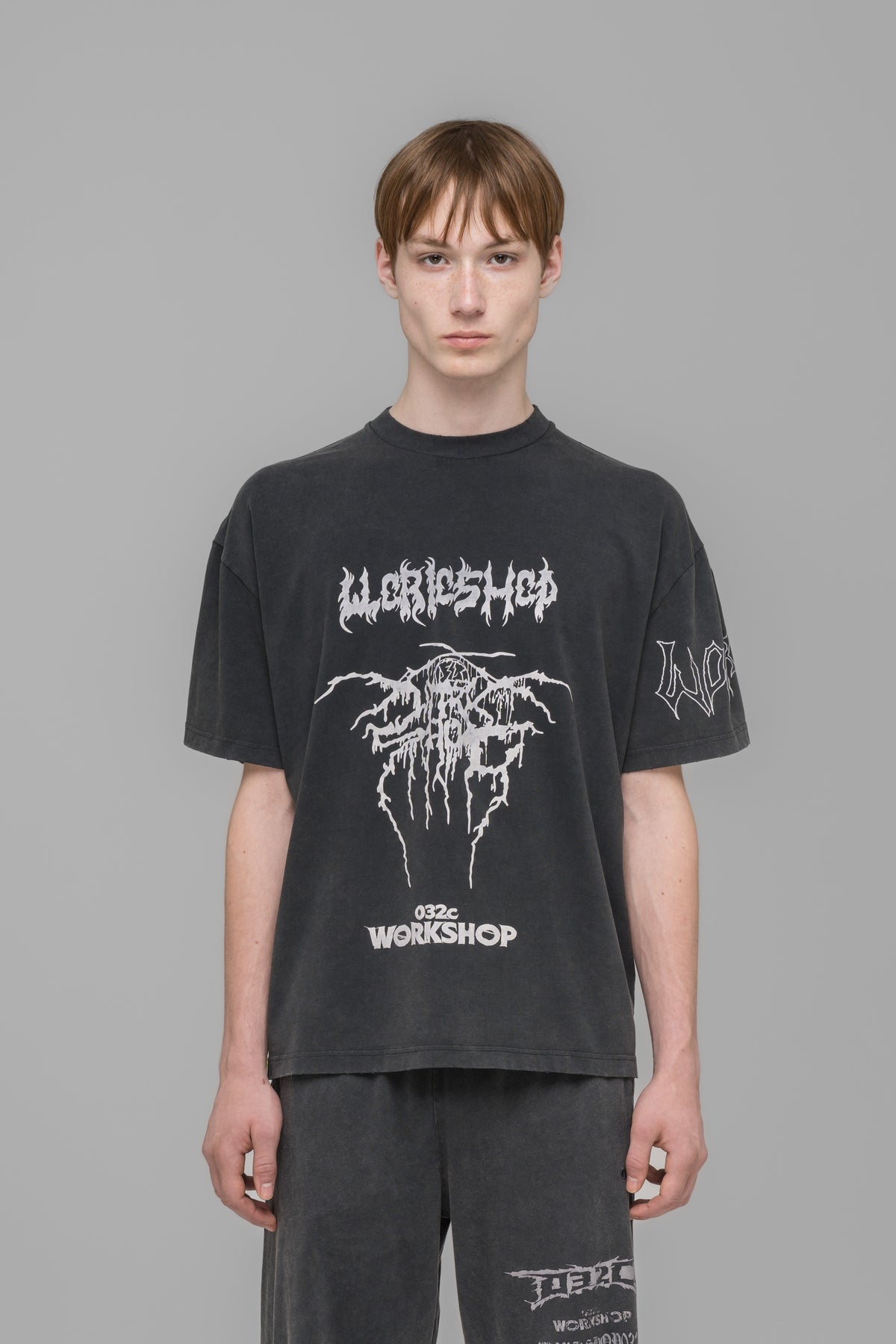 "ARMOUR" T-SHIRT