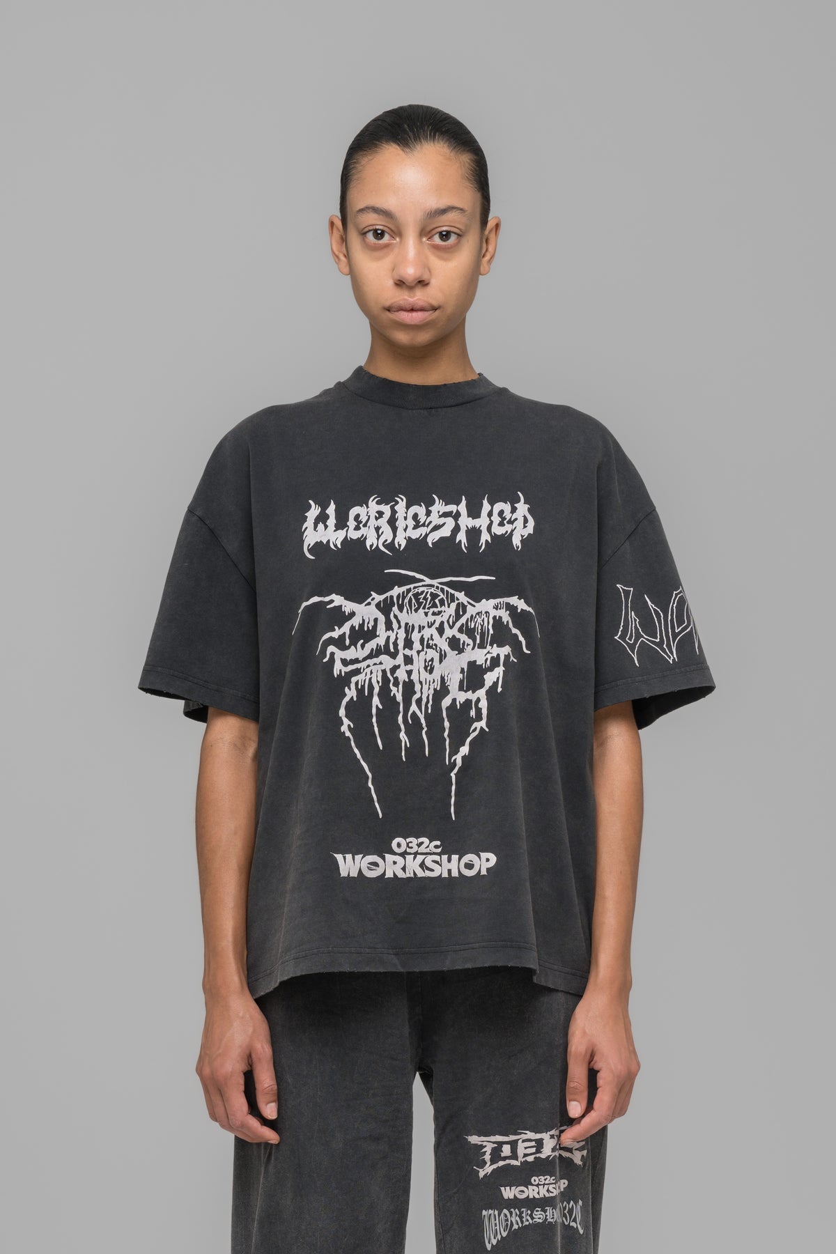 "ARMOUR" T-SHIRT