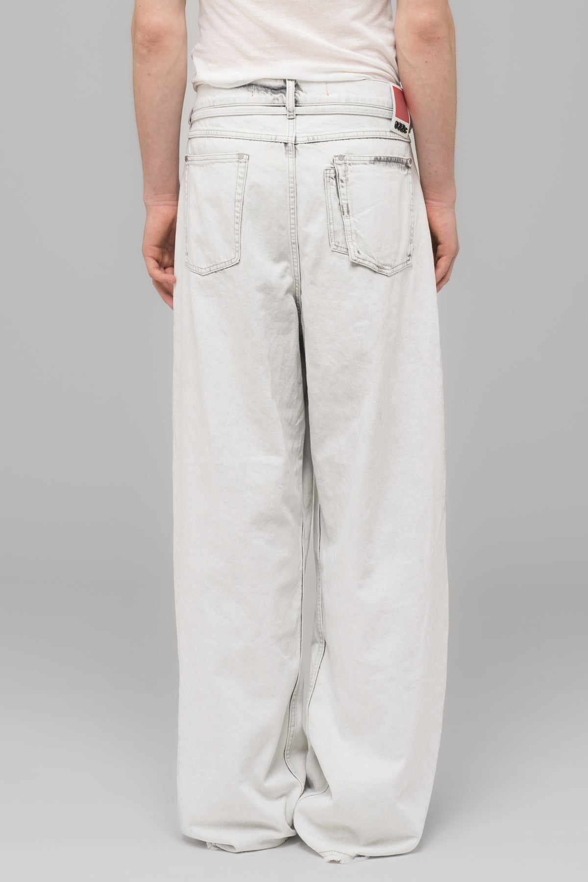 "DOWN TO EARTH" WIDE LEG JEAN WASHED GREY