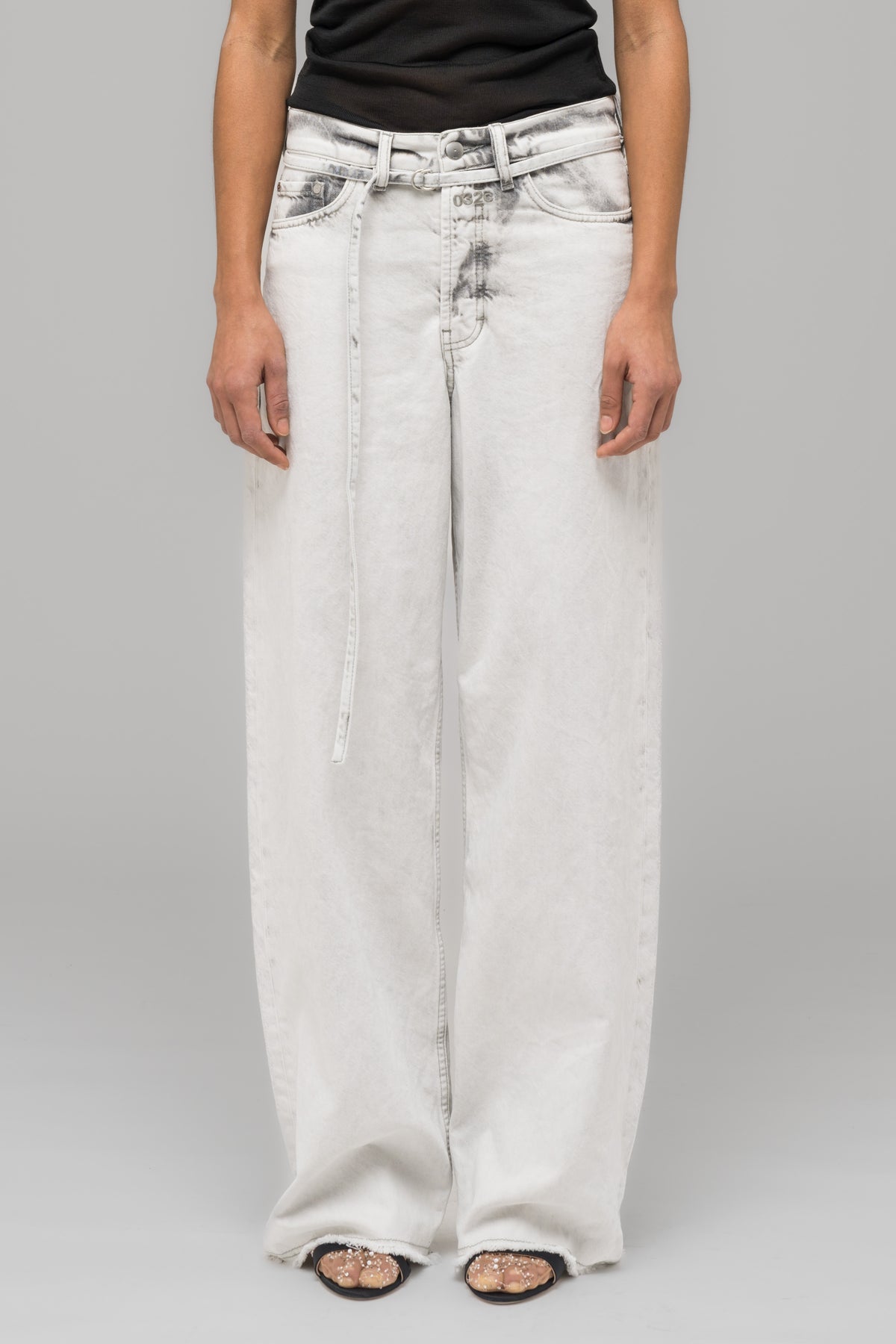 "DOWN TO EARTH" WIDE LEG JEAN WASHED GREY