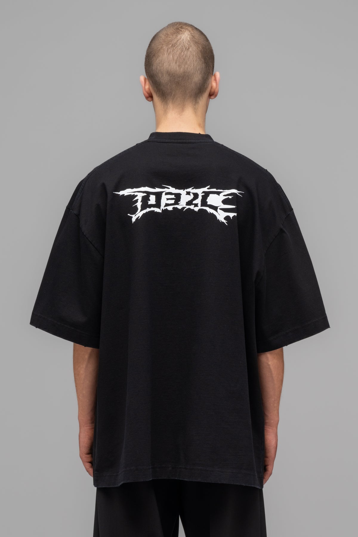 "NERVE SHATTER" OVERSIZED T-SHIRT