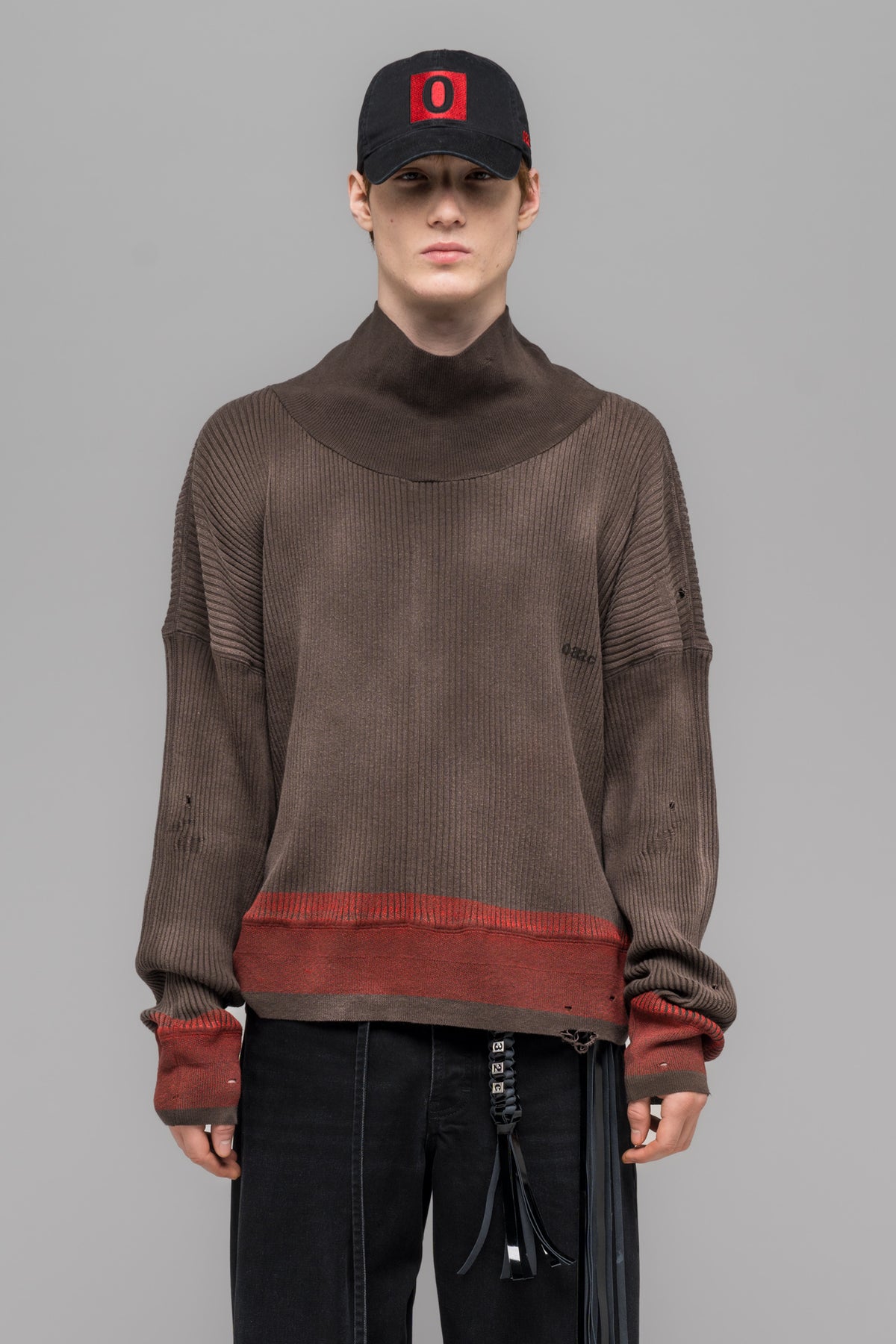 "TRAILER" KNIT TURTLENECK