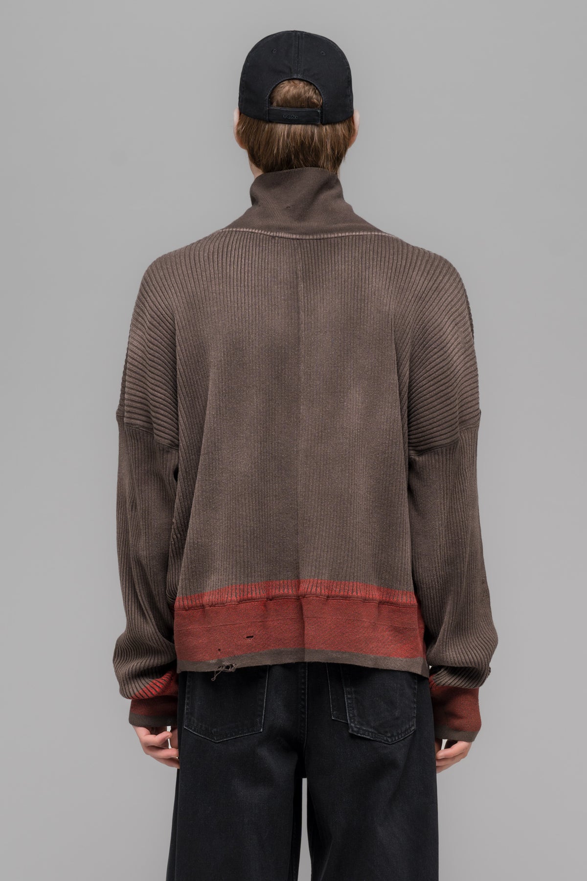 "TRAILER" KNIT TURTLENECK